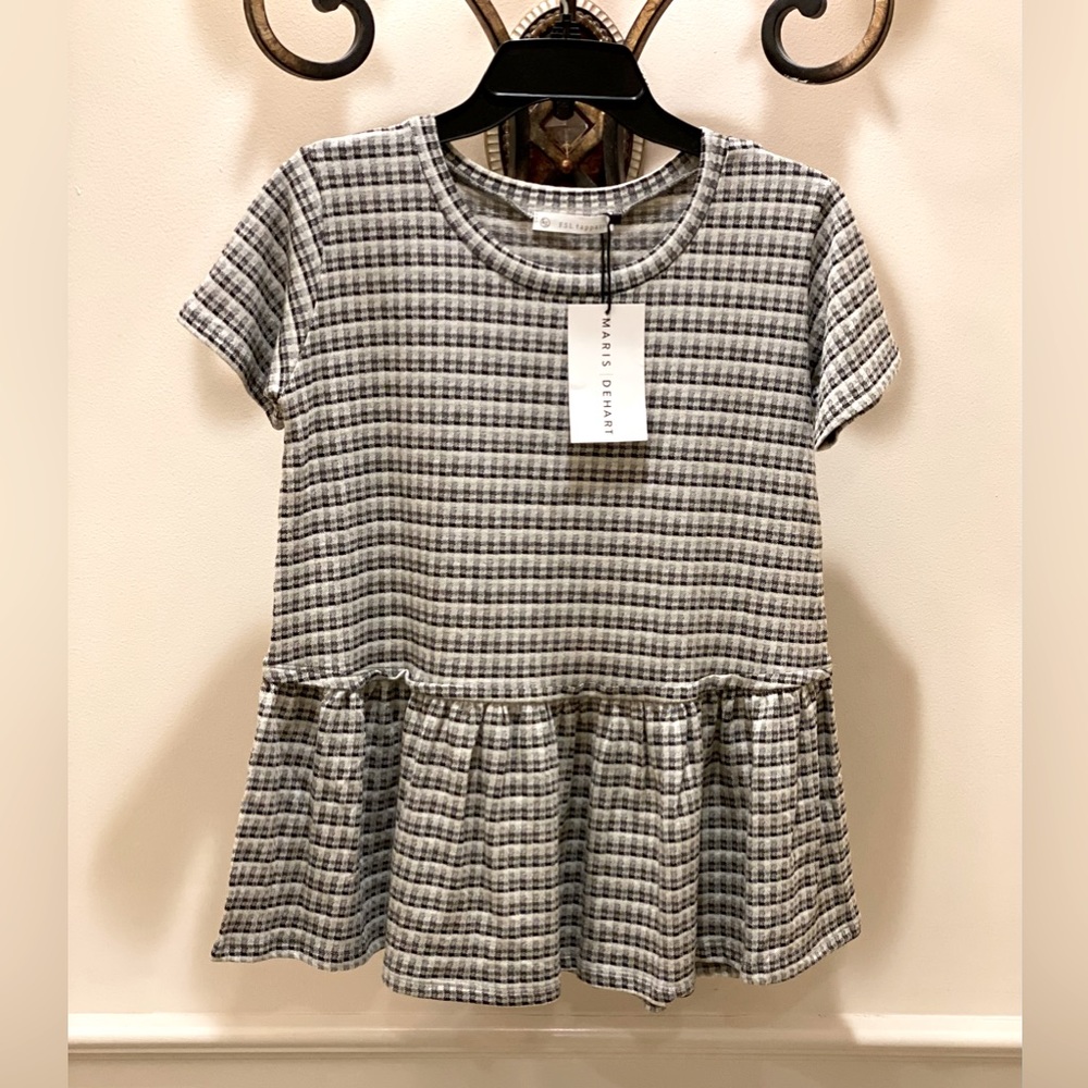 NWT *FSL + apparel* Top w/Ruffled Bottom … Gray & Black Plaid … Size: S